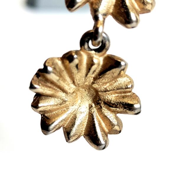 Erwin Pearl Vintage Gold-Plated Tiered Flower Dangle Earrings 2.5" - Picture 5 of 8
